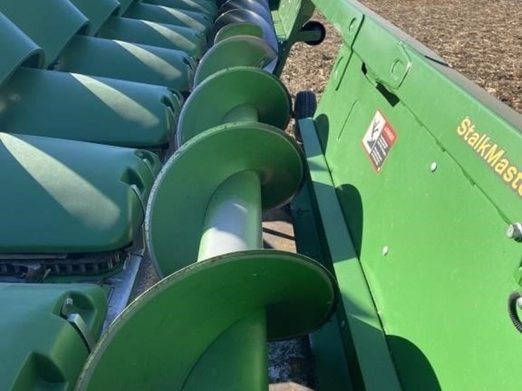 john-deere-708c-image-5