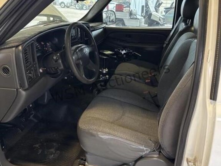 2006-chevrolet-silverado-1500-image-23