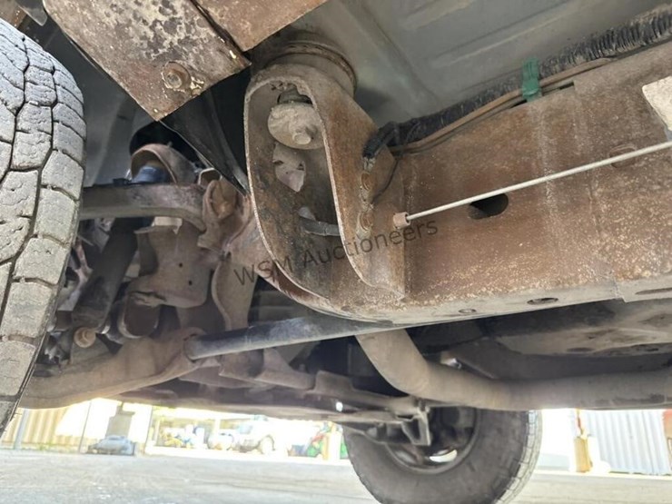 2005-gmc-sierra-3500-image-28