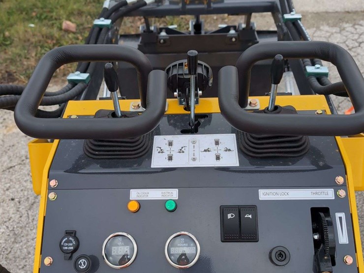 sdll60-crawler-w/-bucket-image-7