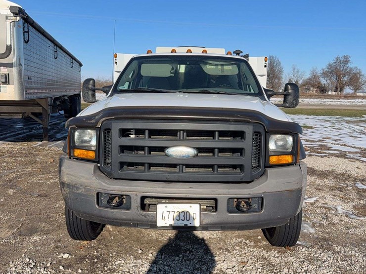 2006-f450-super-duty-tire-service-truck-image-2