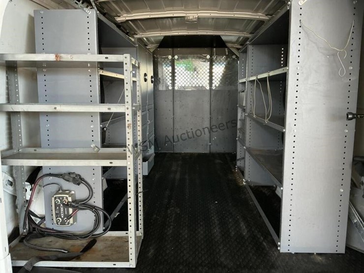 2012-chevrolet-express-1500-image-9