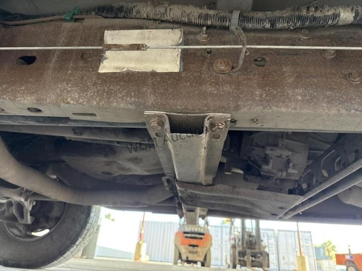 2005-gmc-sierra-3500-image-29