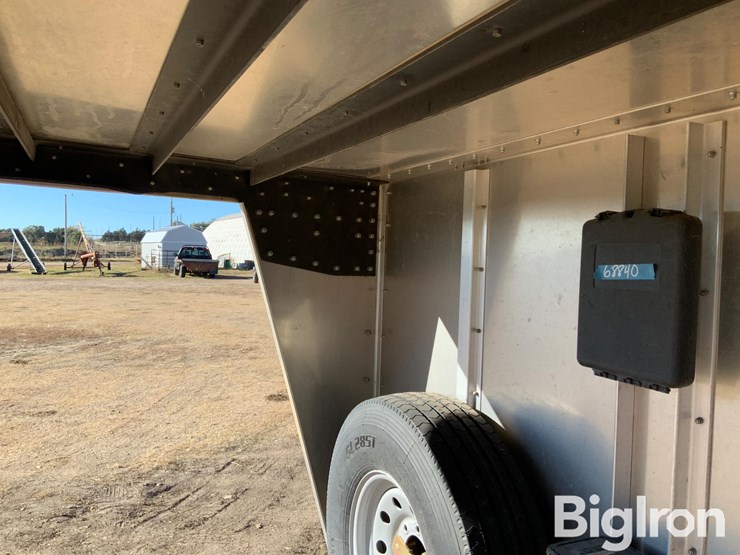 wilson-livestock-trailer-image-14