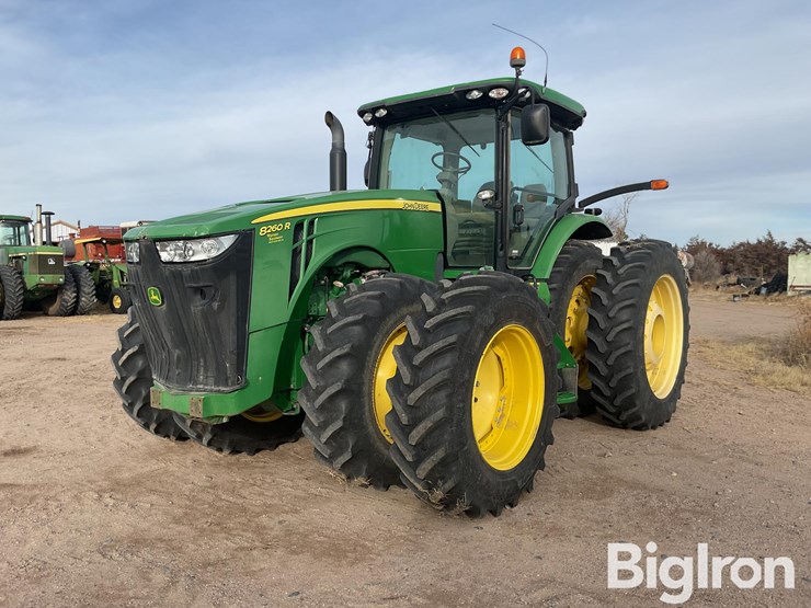 john-deere-8260r-image-1