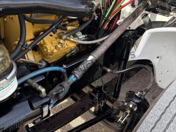 2003-freightliner-fl70-image-19