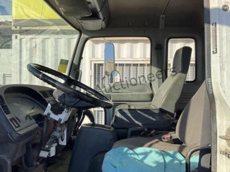 2005-chevrolet-t6500-image-26