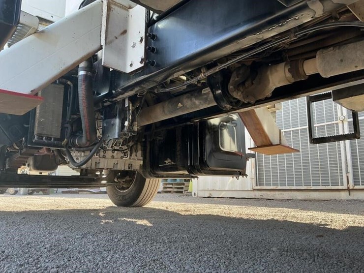 2003-sterling-l9500-image-39