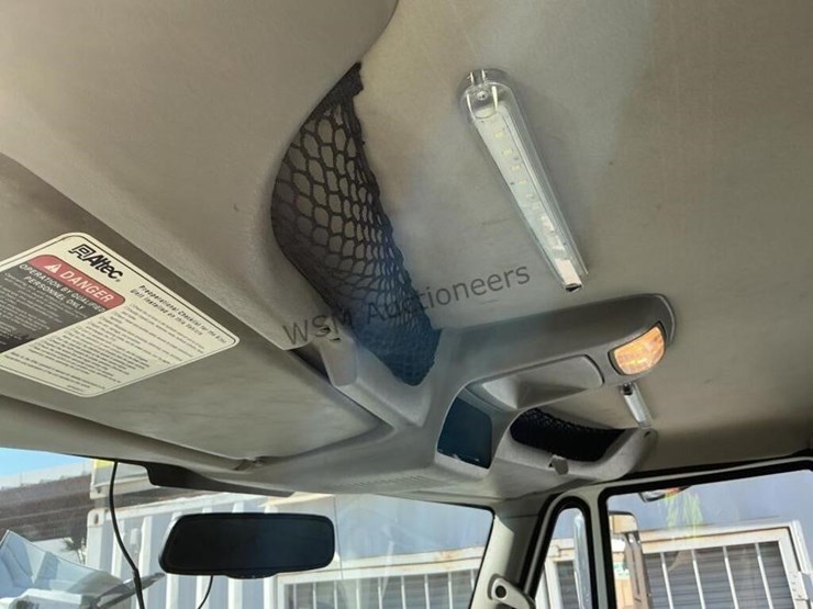 2015-international-7400-image-33