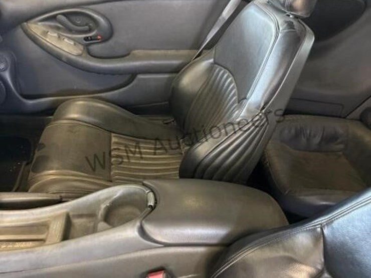 1996-pontiac-firebird-coupe-image-25