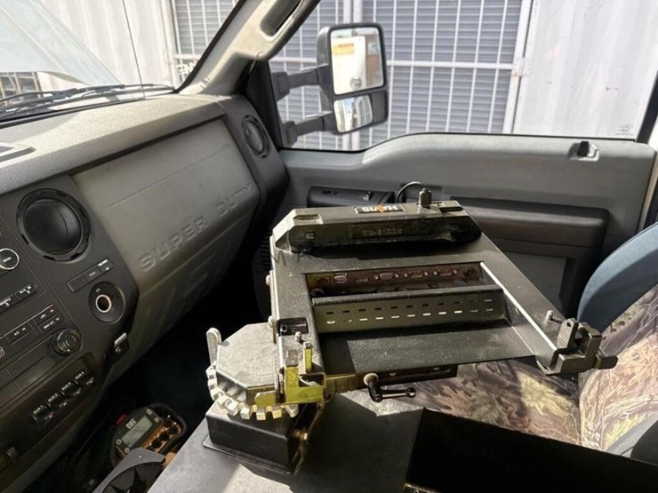 2016-ford-f550-image-32