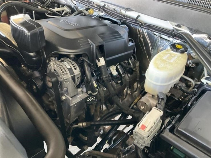 2015-chevrolet-silverado-2500-image-14