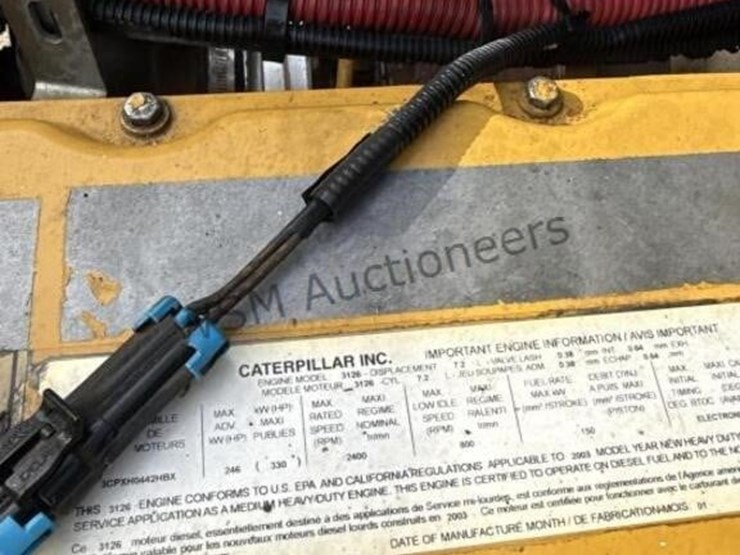 2003-freightliner-fl70-image-21