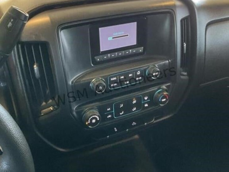 2015-chevrolet-silverado-2500-image-21