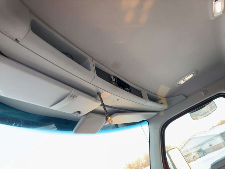 2018-kw-880-semi-image-14