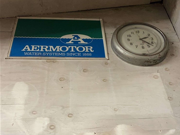 contents-of-wall-image-15