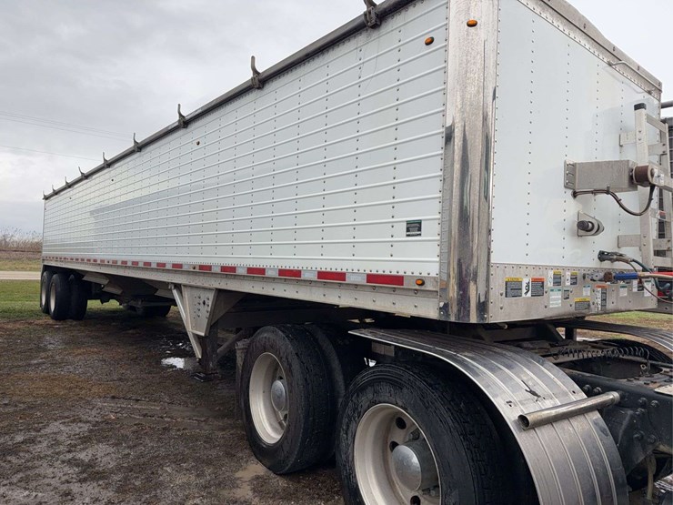 2018-wilson-ag-hopper-image-1