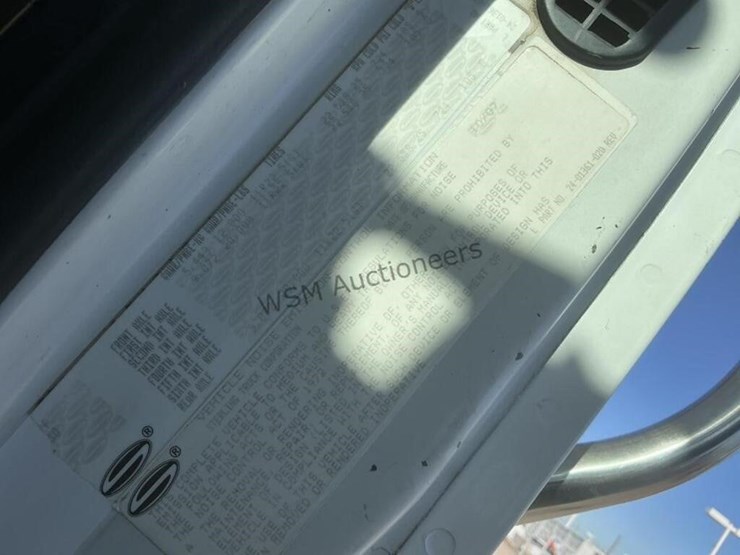 2008-sterling-l8500-image-23