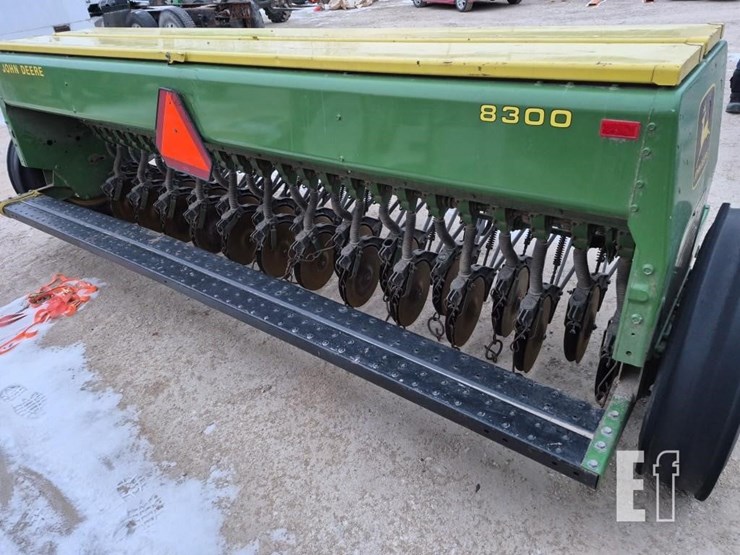 john-deere-8300-image-5