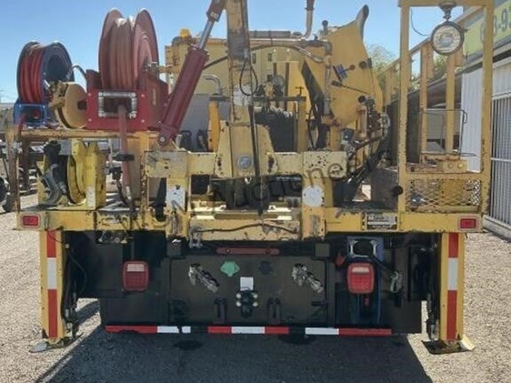 2009-international-7400-image-6