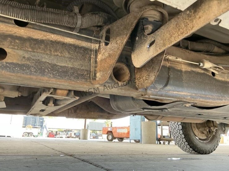 2015-chevrolet-silverado-2500hd-image-29