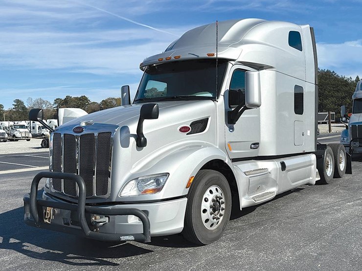 peterbilt-579-image-1