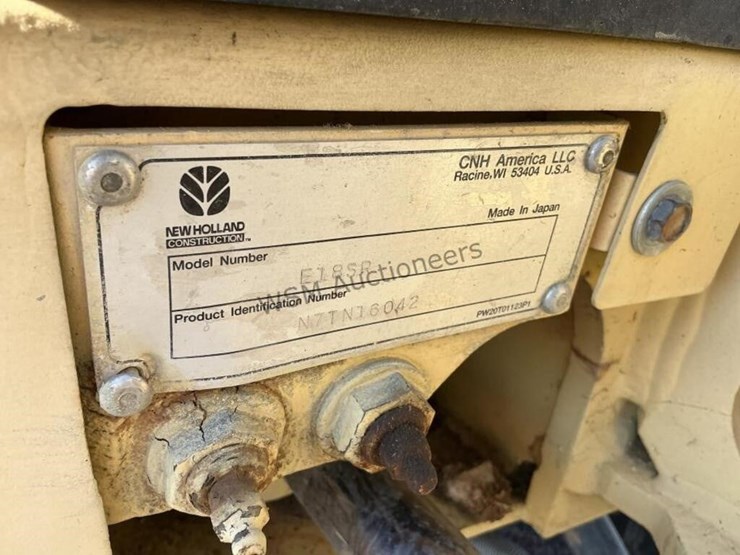 new-holland-e18sr-image-8