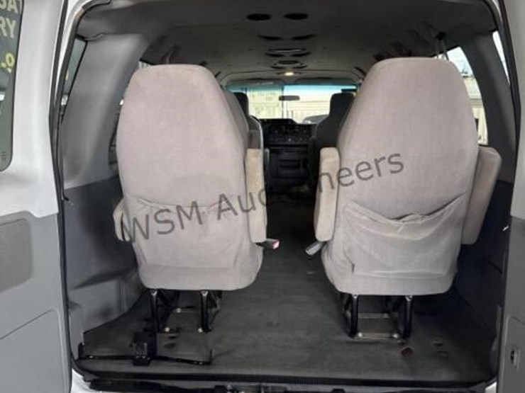 2009-ford-e350-image-12