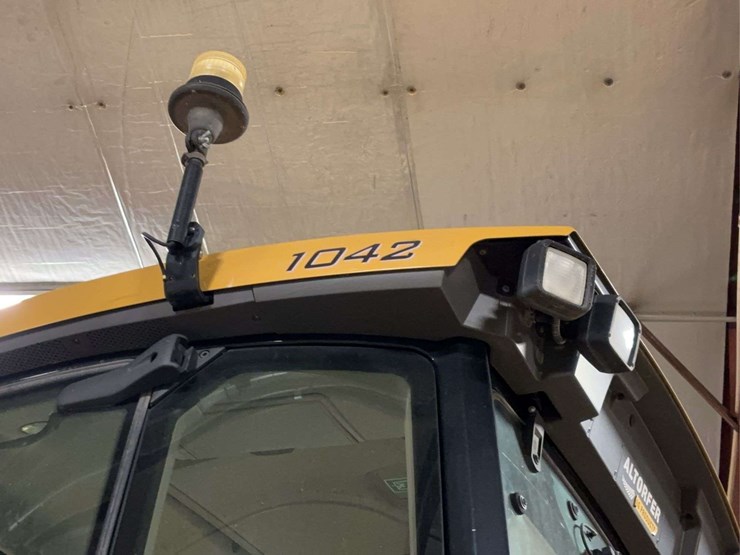 agco-fendt-1042-tractor-image-16