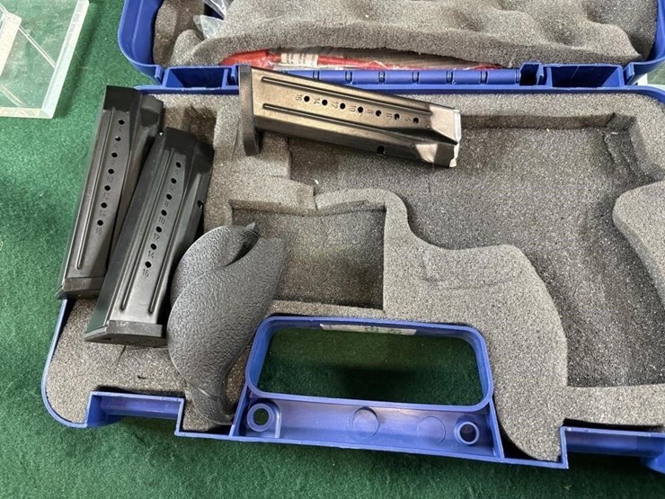 smith-&-wesson-m&p-9mm-pistol-image-7