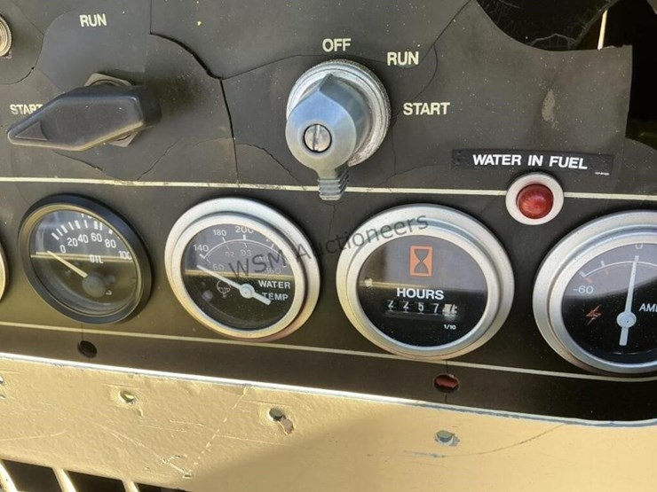 2009-international-7400-image-17