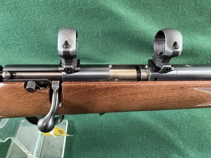 new-savage-mdl.93r17-17hmr-rifle-image-5