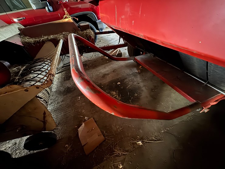 new-holland-658-image-5