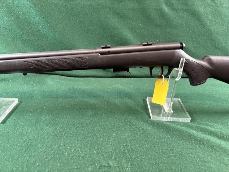 new-savage-93r17-17hmr-rifle-image-7