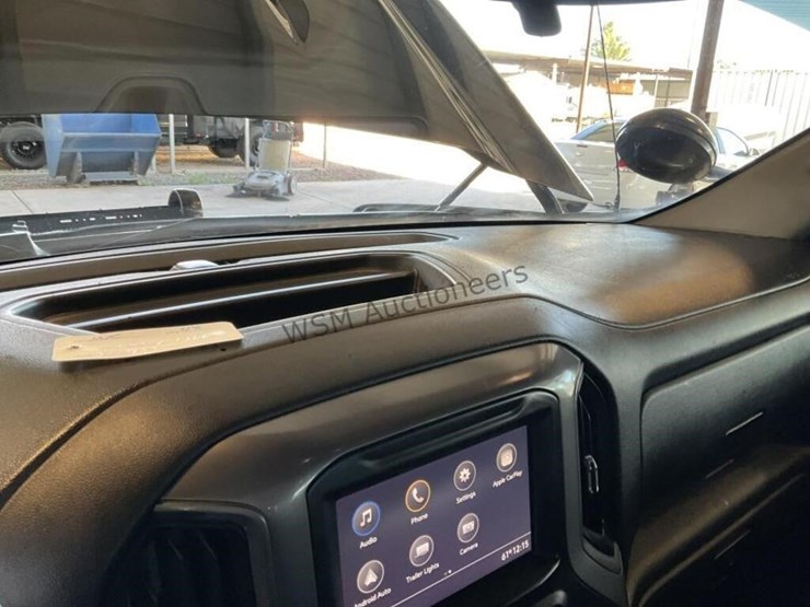 2019-chevrolet-silverado-1500-image-18