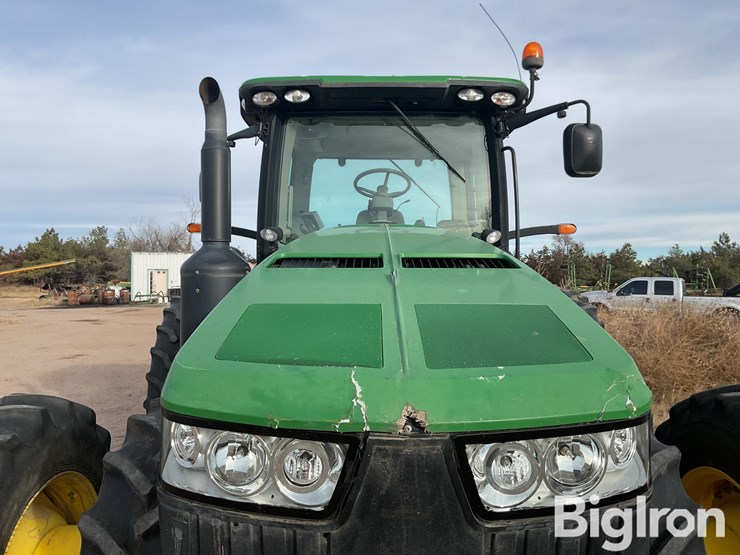 john-deere-8260r-image-11