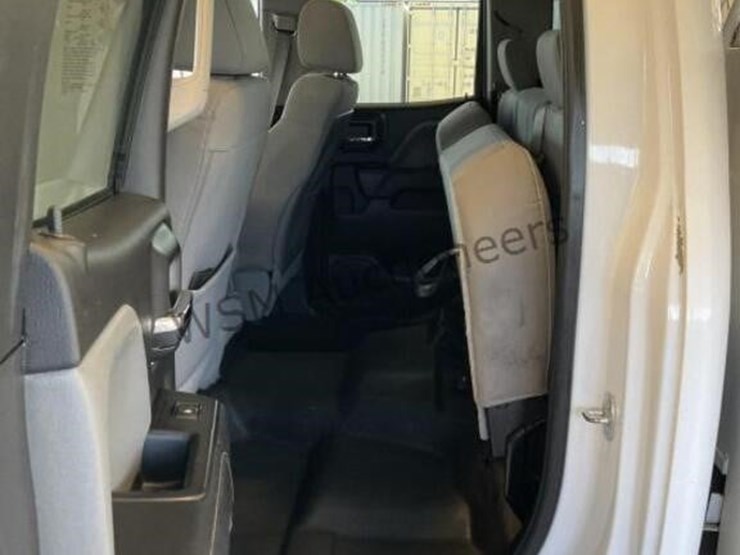 2015-chevrolet-silverado-2500-image-26