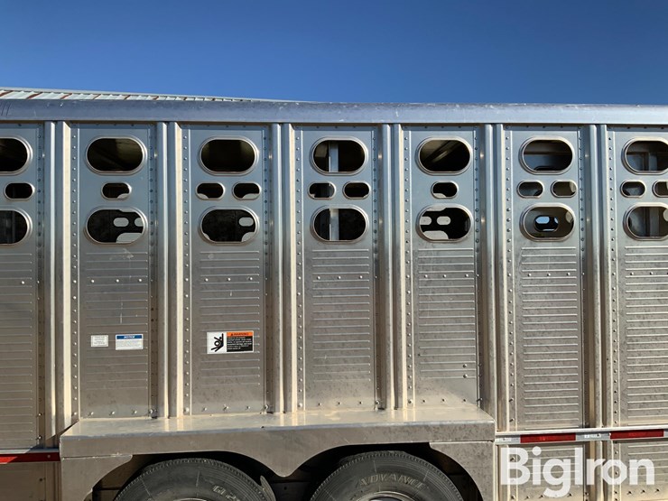 wilson-livestock-trailer-image-16