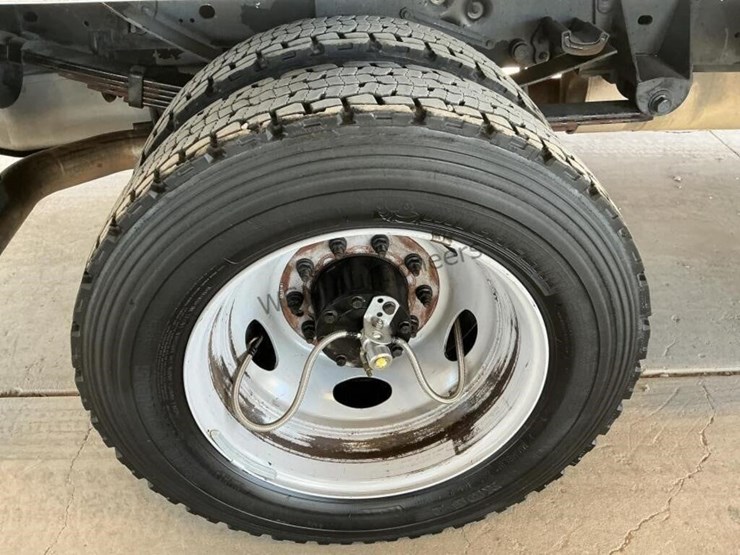 2012-ford-f550-image-8