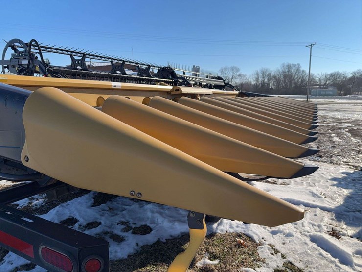2013-lexion-18-20-corn-head-image-4
