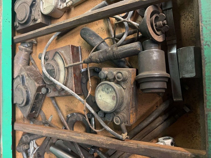 (2)-cabinets-with-contents-image-14