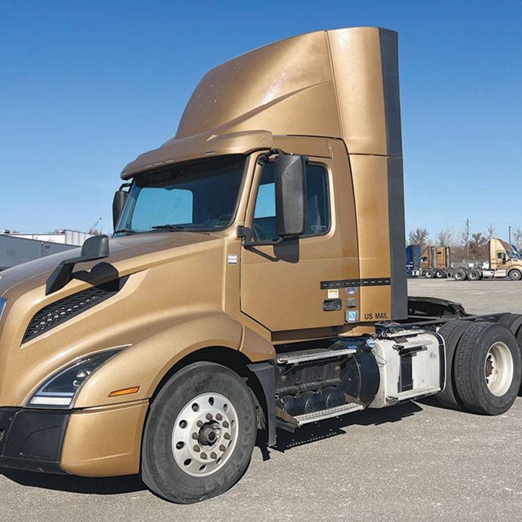 2018 VOLVO VNL 300