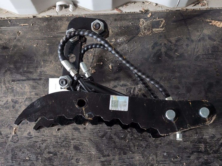 i-ranch-hydraulic-thumb-clamp---iretc-image-1