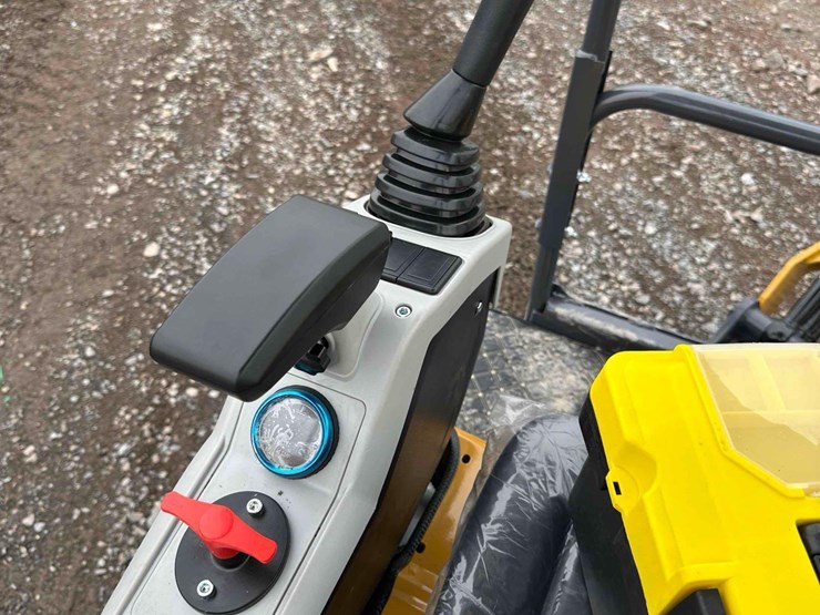 unused-sdle20-mini-excavator-image-15