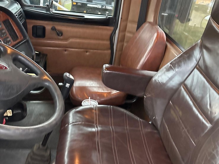 2003-peterbilt-378-image-17