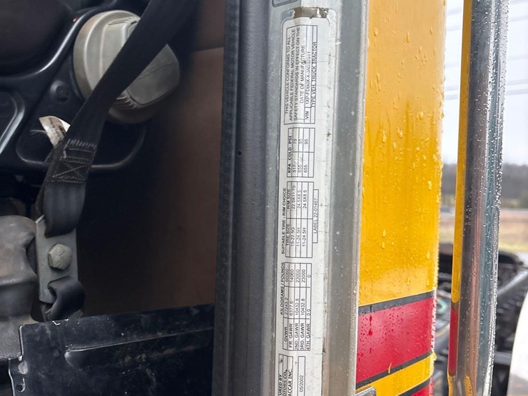 2003-peterbilt-378-image-16