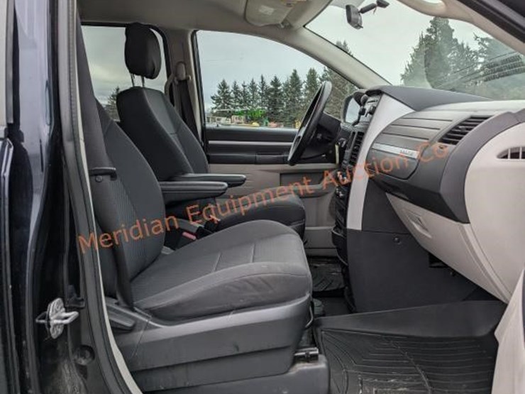 2010-dodge-caravan-se-image-30