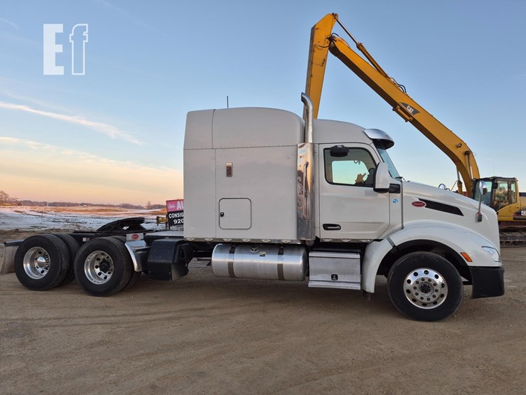 2024-peterbilt-579-image-6