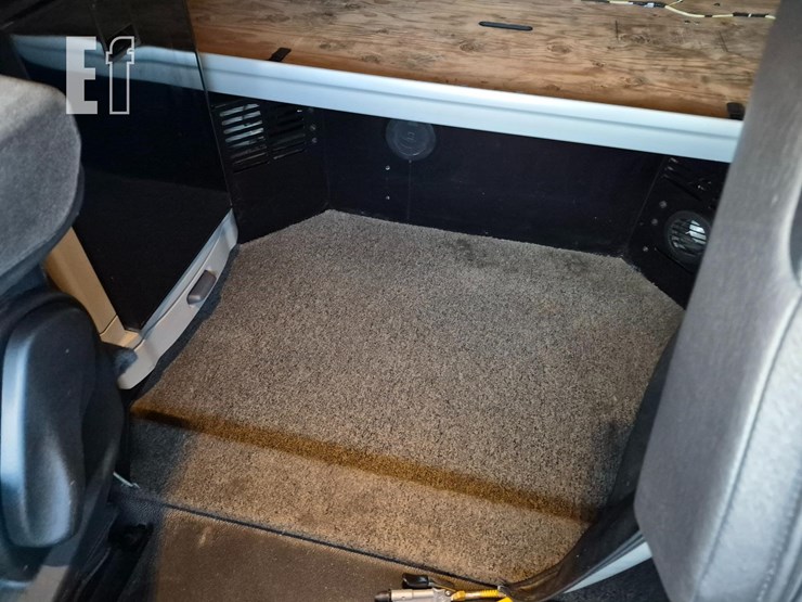 2024-peterbilt-579-image-26