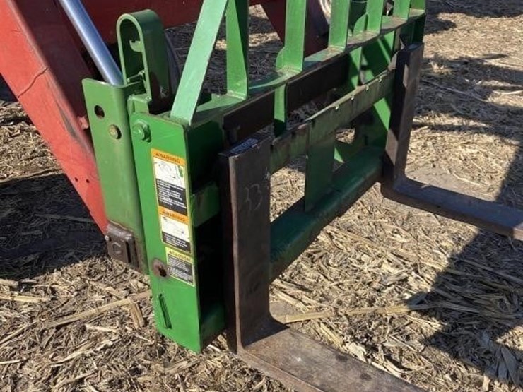 john-deere-pallet-forks-image-2